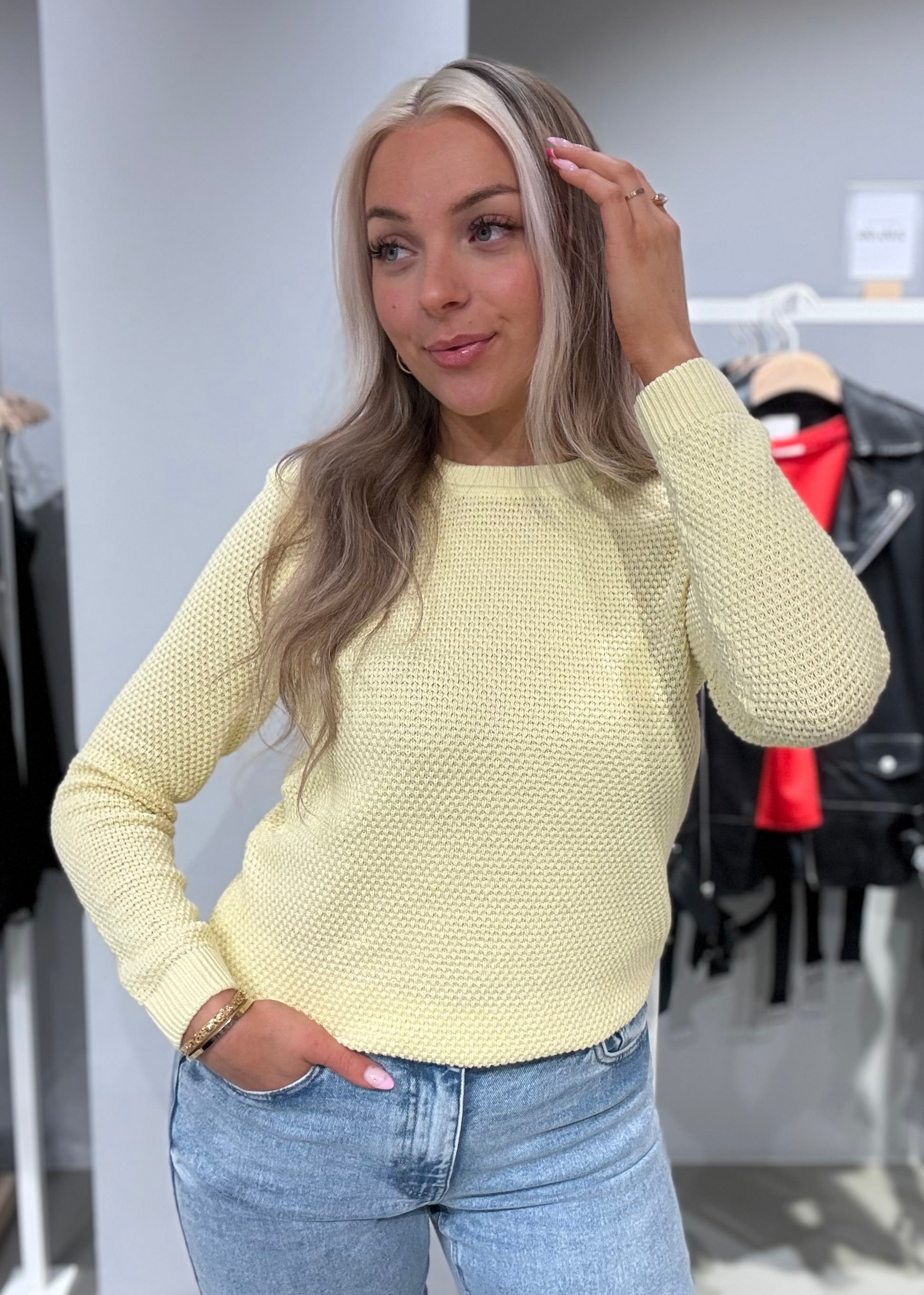 VIDALO Pullover - Pastel Yellow